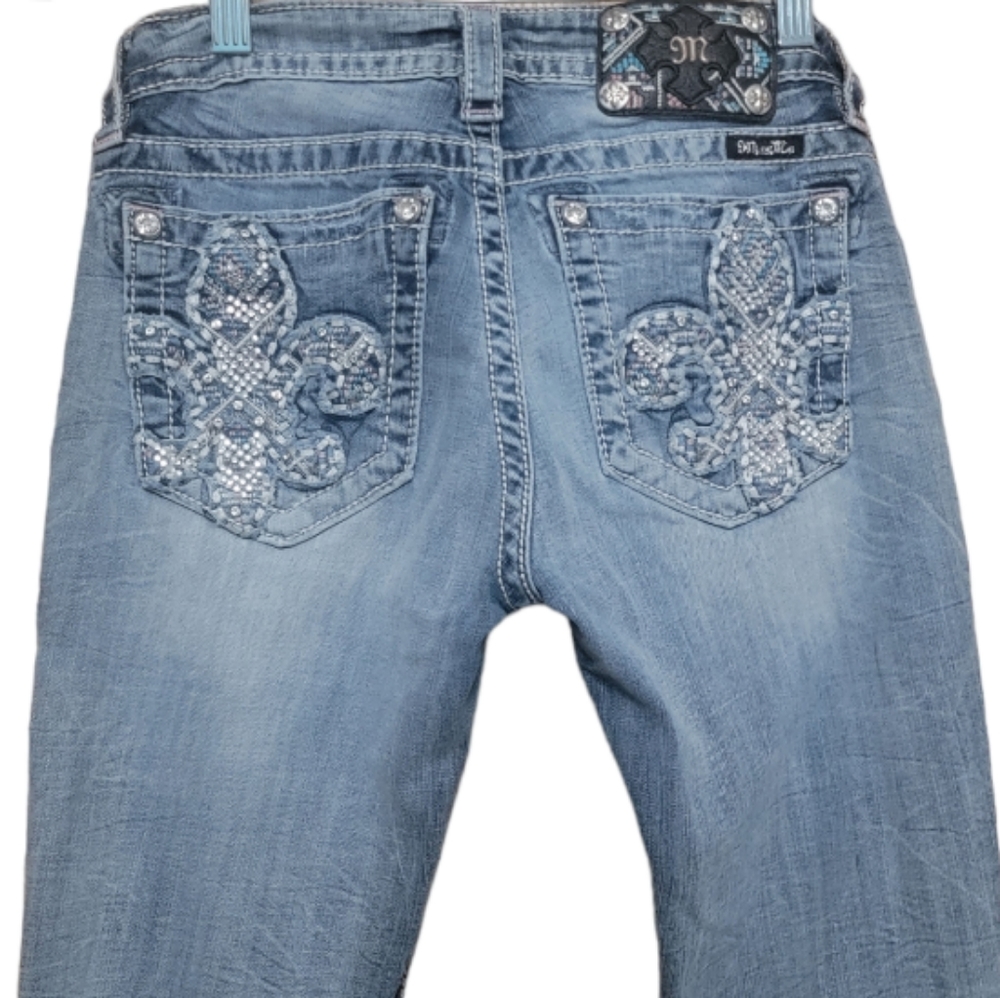 Bootcut Miss Me Jean Size 26 Inseam 33 Fleur De Lis Rhinestone Jewel Pockets